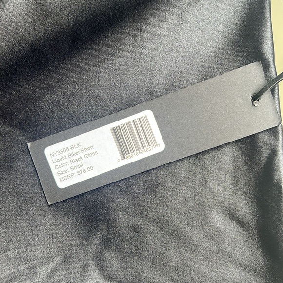 Noli Liquid Black Biker shorts - Picture 2 of 5